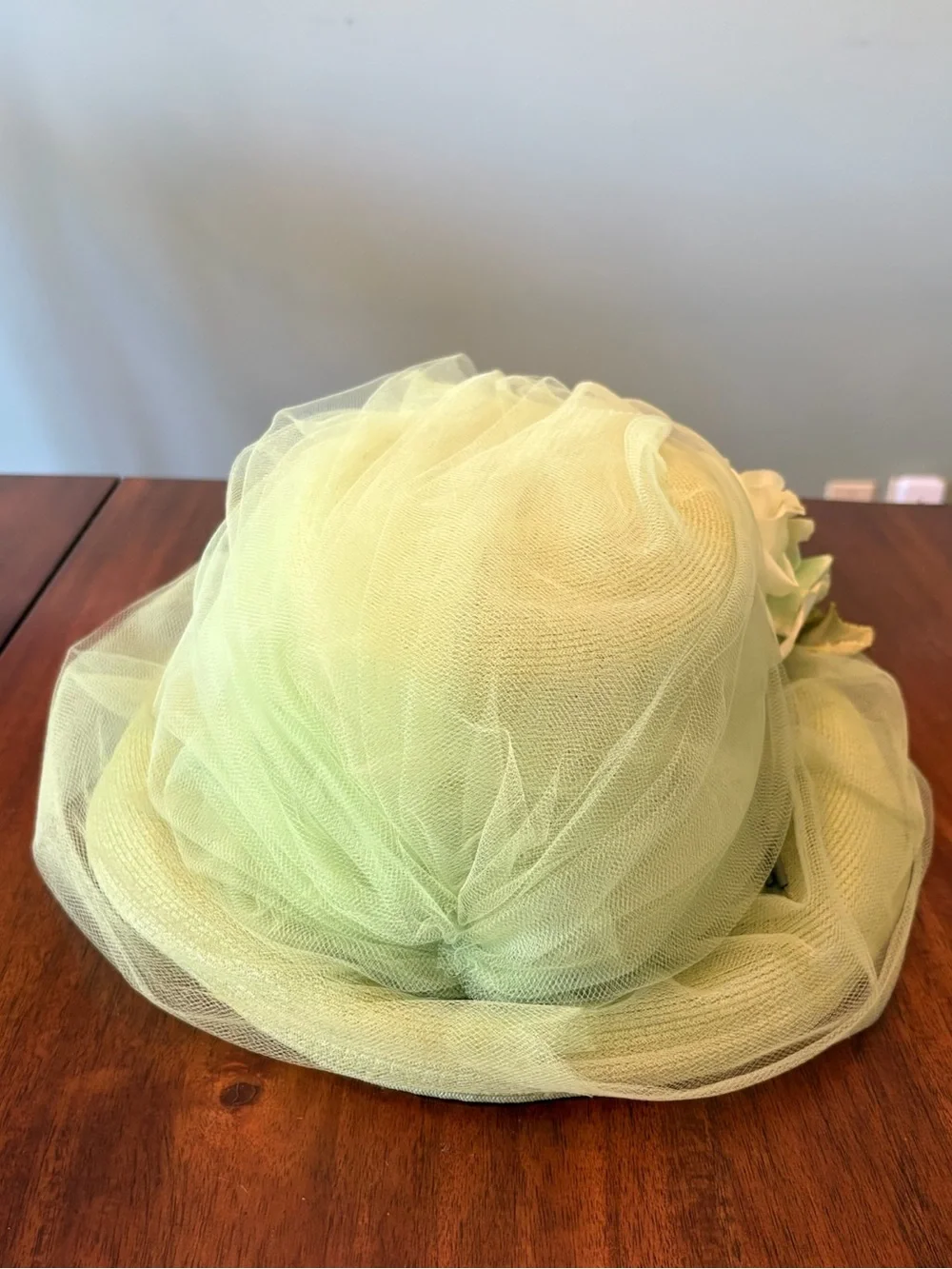 Vintage 1960s Mantessa Pastel Lime Mint Green Tulle Straw Floral Dress Derby Hat